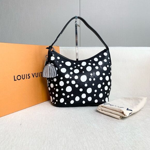 Louis Vuitton Handbags - Louis Vuitton Women Pre-Loved Bag Brand New Condition